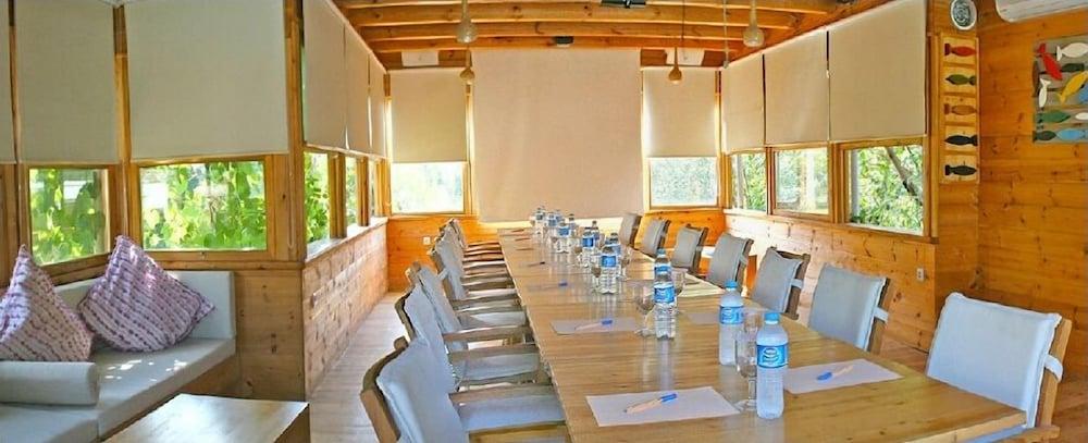 אגווה Kurfal Hotel מראה חיצוני תמונה